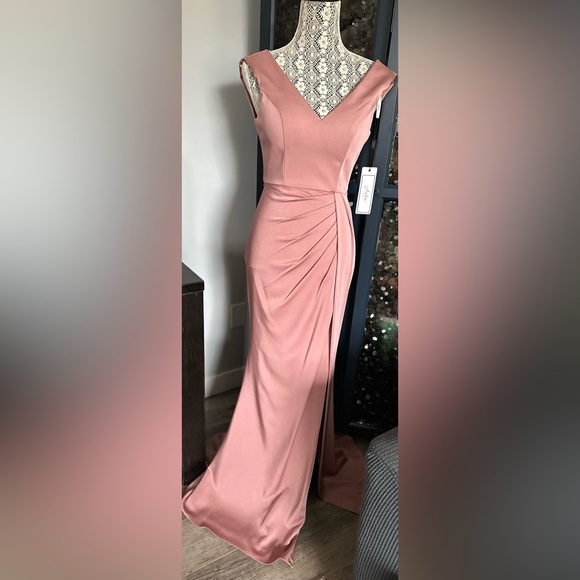 J’adore gown - Picture 3 of 8